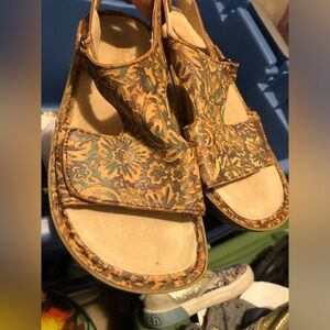 Floral Leather Women's Sandals